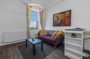 Free Parking, City Centre, Lower Granton Abode